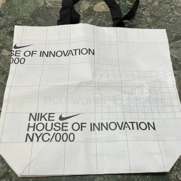COPY - Nike Store paper tote bag - paris - Picture 2 of 4